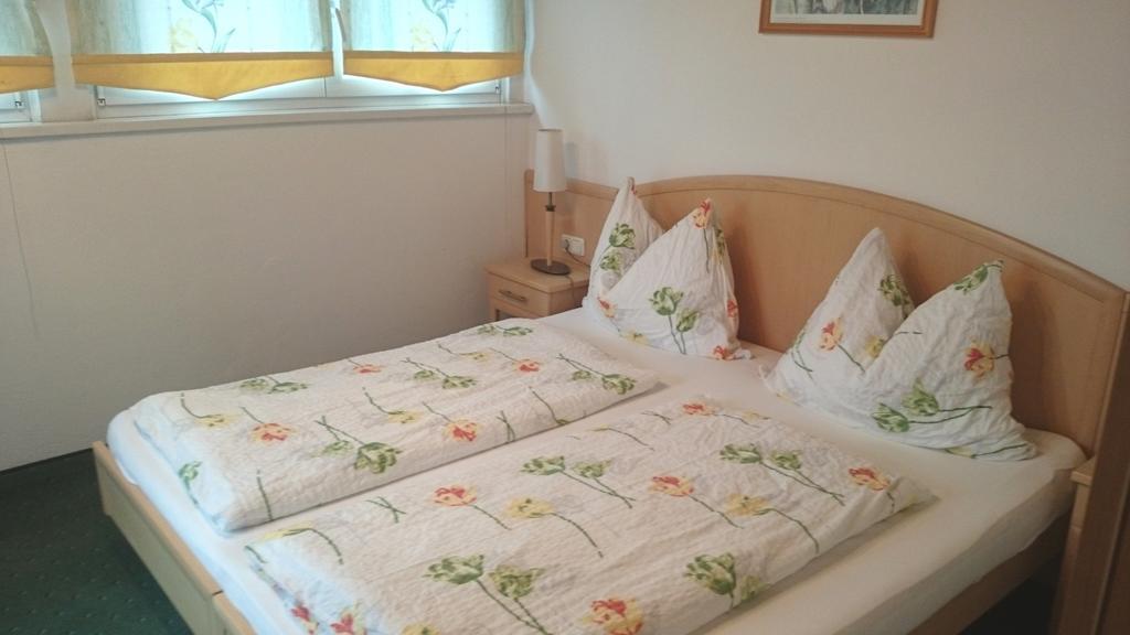 Alpenhotel Tauernstueberl Zell am See Room photo